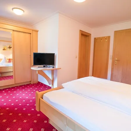 לינה וארוחת בוקר Haus Markus טוקס